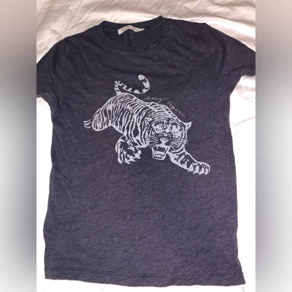 Grey tiger tee